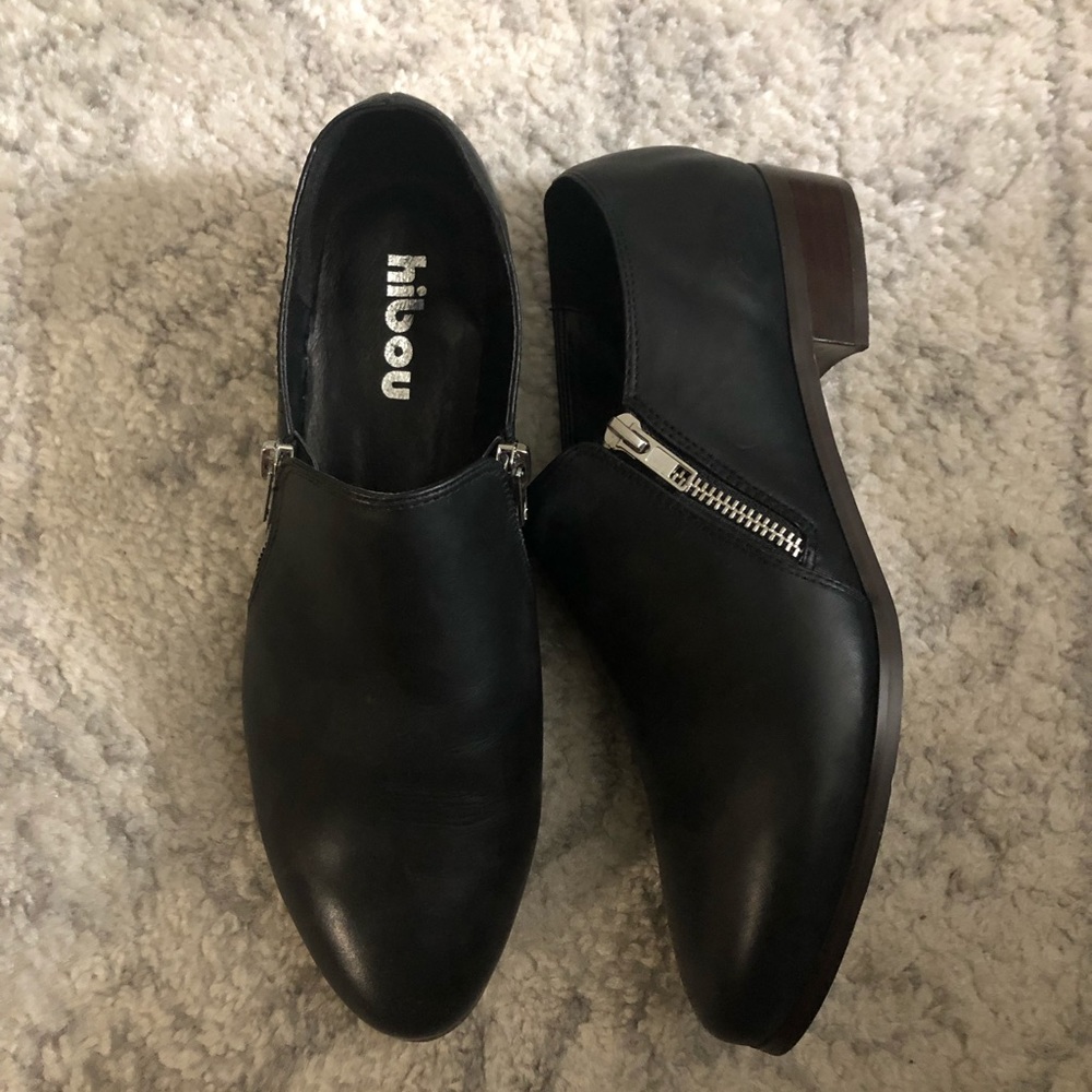 Low ankle boots
